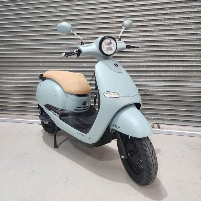 MY22 Arthur 2 Moon Blue, pre-loved