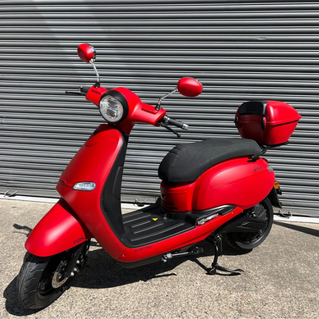 MY19 Arthur 2 Scarlet Red, pre-loved